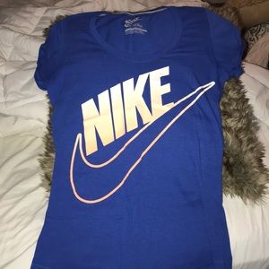 Nike loose fit Tee